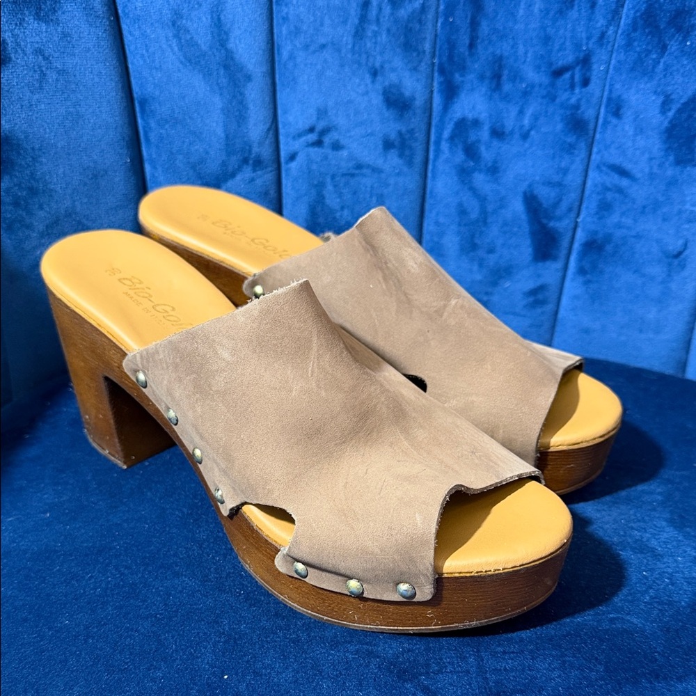 Bio-Gold Taupe Genuine Leather Mules with Wooden Heel EU 39 US 8